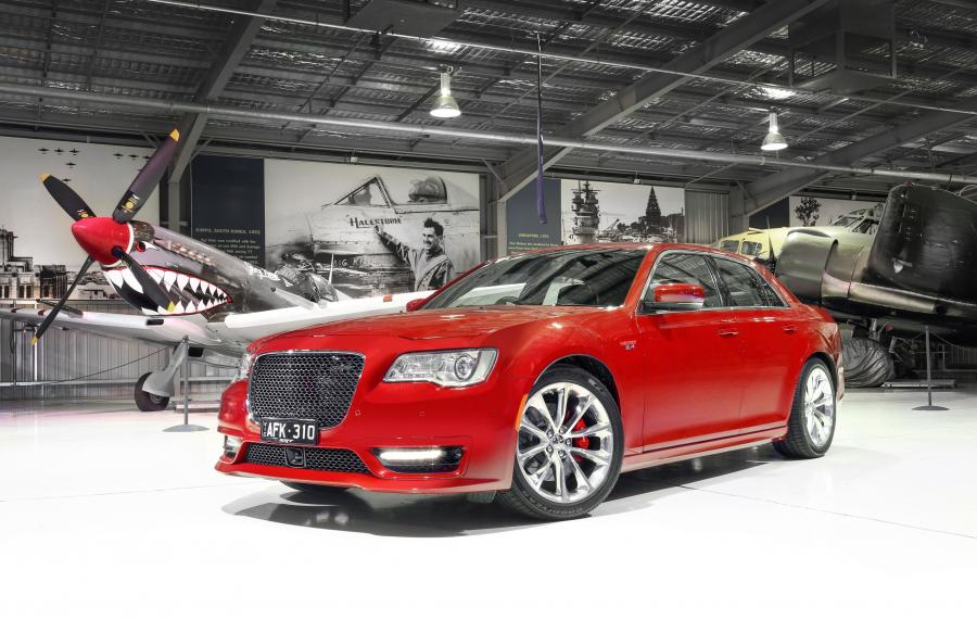  Chrysler 300 SRT (LX2) 2015 года  (AU) (фото 19 из 31)